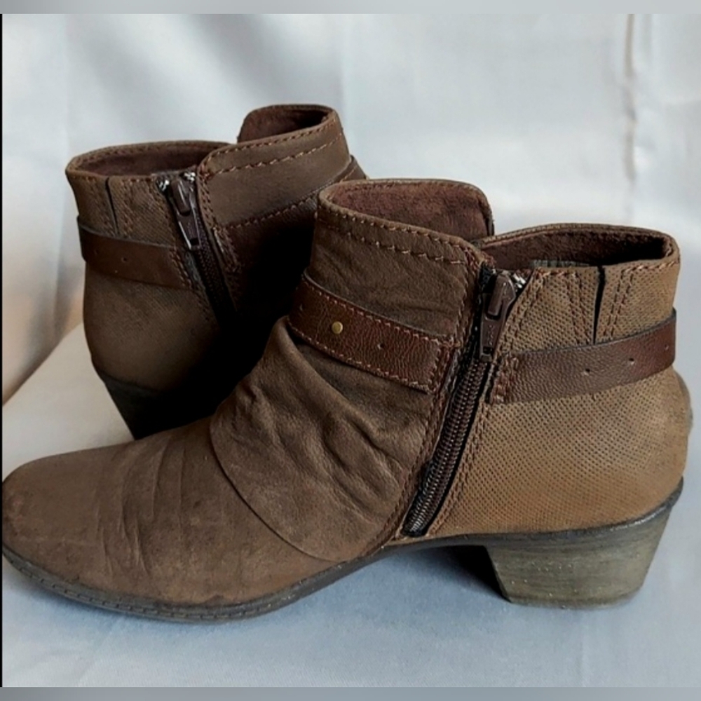 Earth Origins "Meryl" Shoes, Size 8.5, Brown Leather Booties, Stacked Wood Heels - Picture 10 of 12